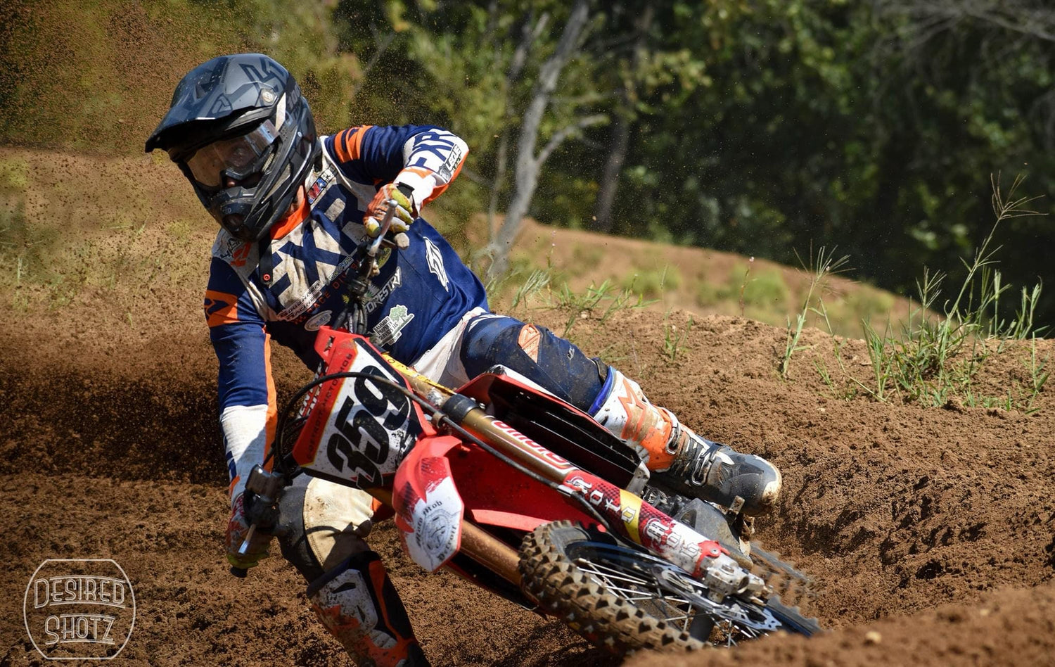 Eddie Morris 359 ripping through berm. 